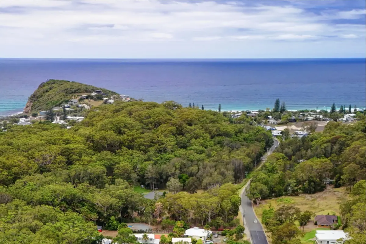 Aerial view of Blueys Retreat near Blueys Beach